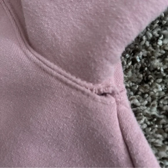 Glossier Pink Cropped Hoodie Size M Reworked Sweatshirt Logo Pullover Cozy Rare - Picture 8 of 8
